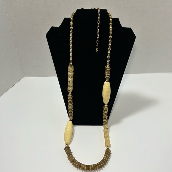 Chico’s Long Chunky Beaded Necklace Cream Gold Tone Acrylic Cylinder Disc Beads - Picture 9 of 12